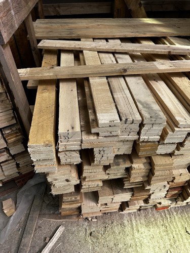 Reclaimed pallet wood wall - reclaimed,