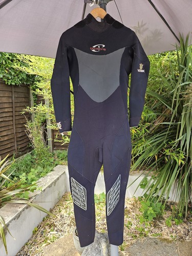 Circle one mens medium - one,