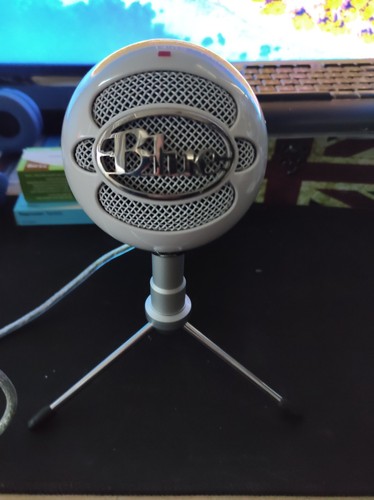Blue snowball ice wired - snowball,