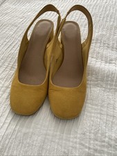 5 Pairs of shoes Size 5.5 Good