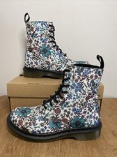 Dr Martens New Page Core Print