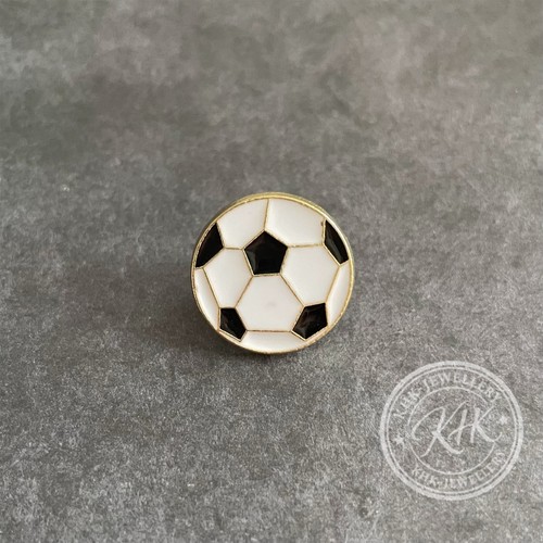 Football pin badge - ⚽,