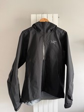ARC'TERYX Authentic Black Beta