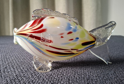 Small murano style glass fish - style,