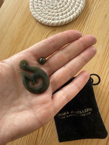 Pounamu greenstone jade - greenstone,