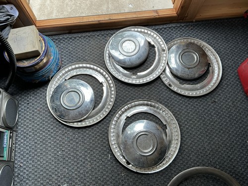 Chrome hubcaps 9inch - 9inch, good