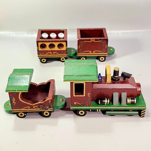 Vtg wooden train - vtg, decor
