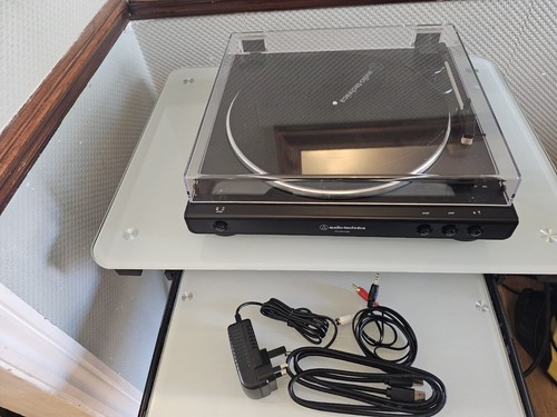 Audio technica turntable - turntable, fully