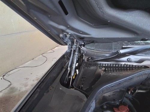 Bonnet hinge bmw series - bmw, 5