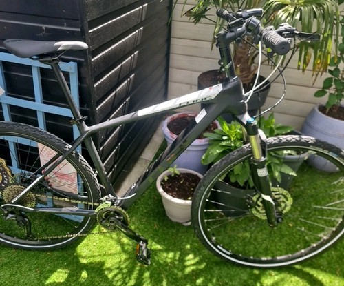 Carbon cube mountain - carbon,