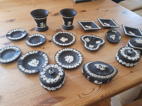 Vintage wedgewood black small - vintage,