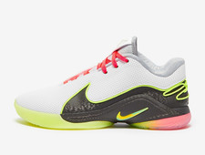 UK 9 EUR 44 US 10 - Nike