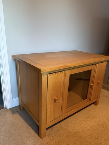 Willis gambier oak tv unit - -,