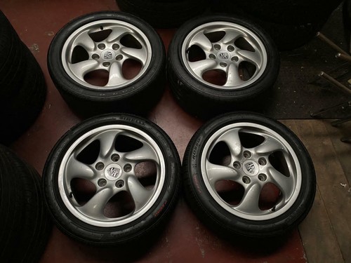 Genuine porsche boxster - 17",