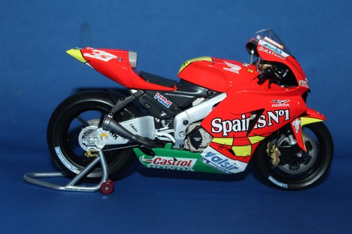 Minichamps honda rc211v - minichamps, 1:12