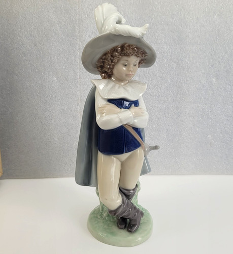 Nao lladro figurine the - by,