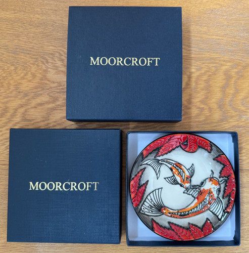 Moorcroft pottery round - moorcroft,