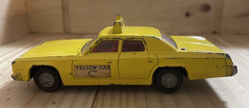 Dinky toys plymouth gran - dinky,