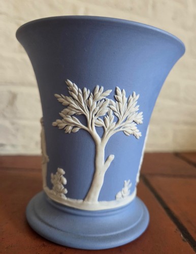 Wedgwood blue jasperware vase - blue,