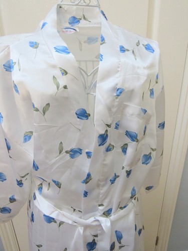Vintage satin dressing gown - satin,
