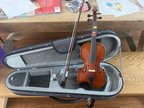 Yamaha quarter sized violin - v5,