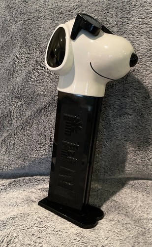 Giant snoopy pez - pez, dispenser