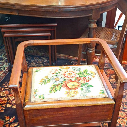 Floral upholstered wooden - floral,