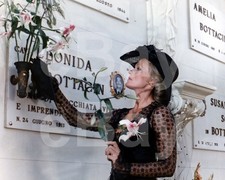 The Sensuous Nurse (1975)