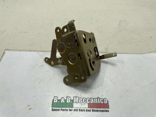 Lock closing car door right - door,