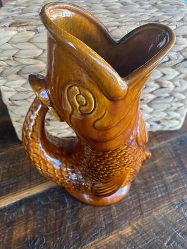 Vintage brown gurgling fish - vintage,