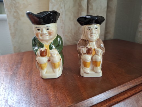 Pair tony wood - toby, jugs