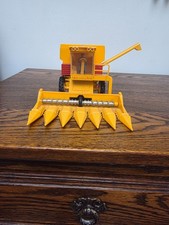 BRITAINS COMBINE HARVESTER / MAIZE HARVESTER