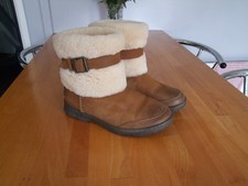 WOMEN'S UGG AUSTRALIA BRIELLE