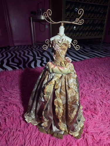 Vintage mannequin jewellery - mannequin,
