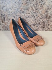 womens CLARKS tan leather heels court shoes closed toe Size UK 7 EU 40