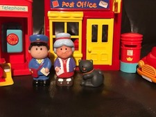 ELC Happyland Post Office Playset with figures and accessories 