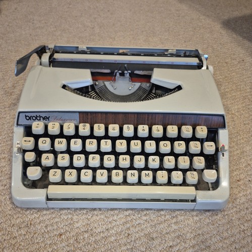 Brother deluxe 900 typewriter - brother,
