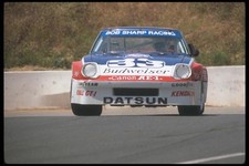 021037 Datsun Z Frontal A4