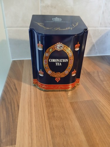 Vintage tea caddy - tea, tin