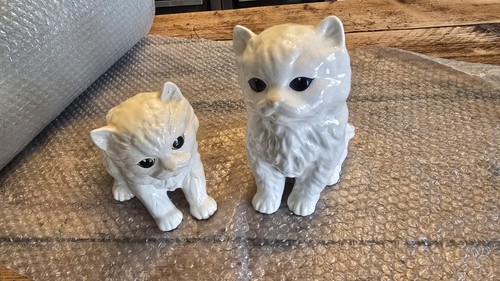 White ceramic persian - x,