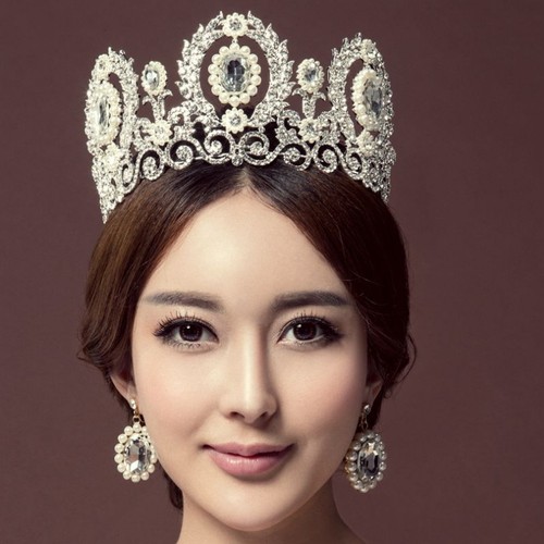 9cm tall crystal tiara - 9cm,