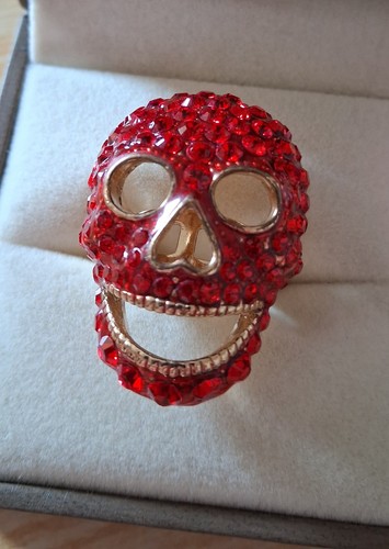 Butler wilson red crystal - &,