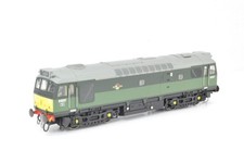 Bachmann OO Gauge 32-413 Class 25/2 Diesel D5237 BR Two Tone Green - Boxed