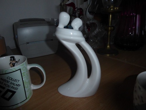 Enesco circle love figure - of,