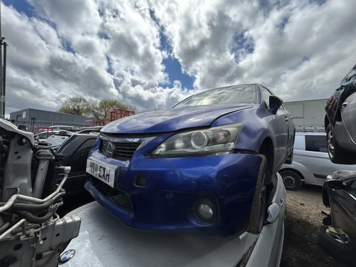 Lexus 200h hybrid - lexus,