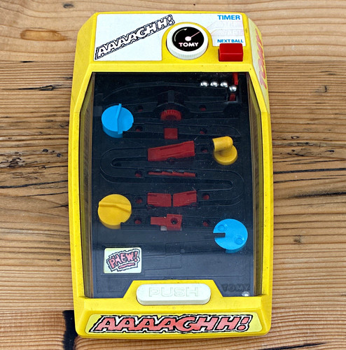 Tomy aaagh yellow - aaagh!, handheld