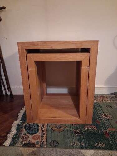 Solid oak side table with - oak, cube
