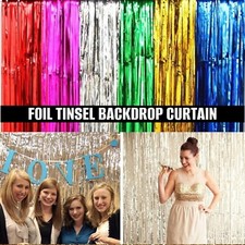 2M FOIL FRINGE TINSEL BACKDROP