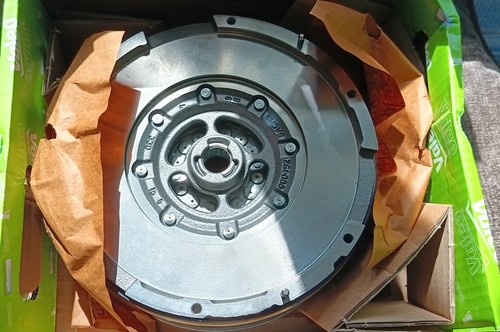 New dual mass flywheel dmf - new,
