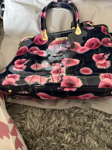 Lovely flowered bag - flowered,